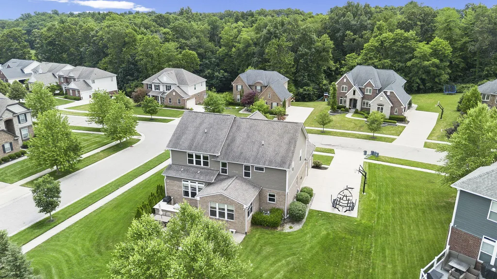 5887 Strawberry Circle Commerce Charter Township MI 48382