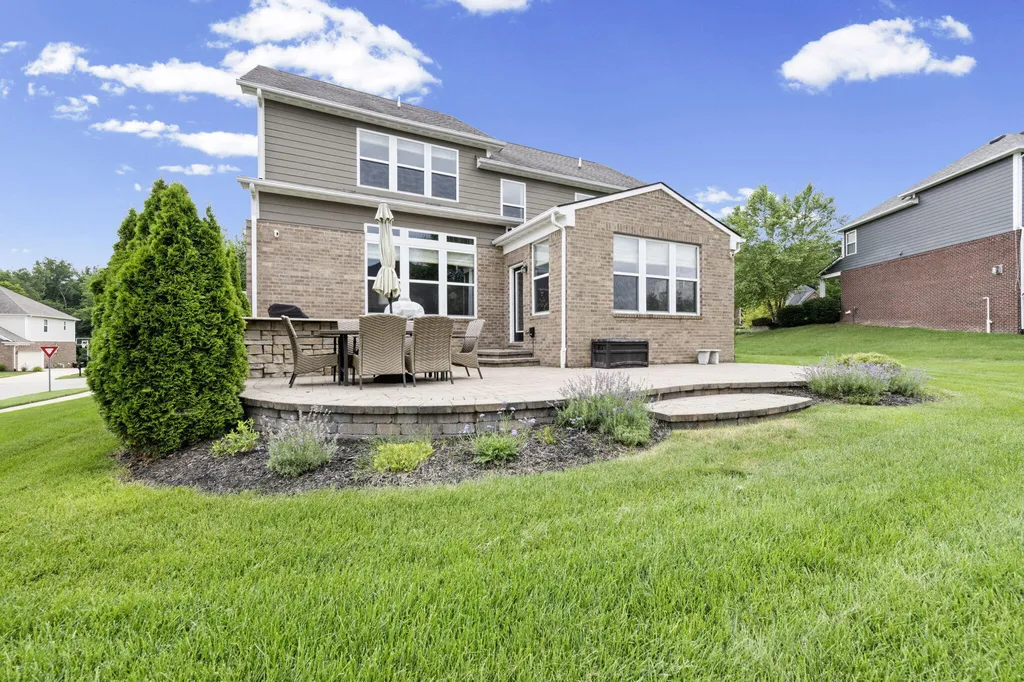 5887 Strawberry Circle Commerce Charter Township MI 48382