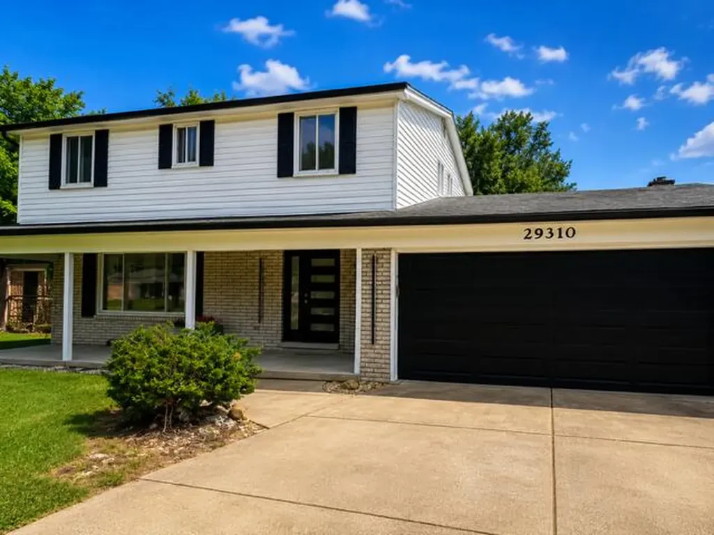 29310 Prestwick Street Southfield City MI 48076
