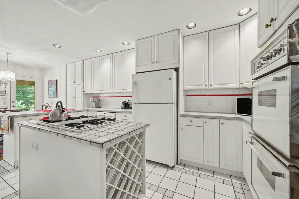 2220 Gale Road Superior Charter Township MI 48105