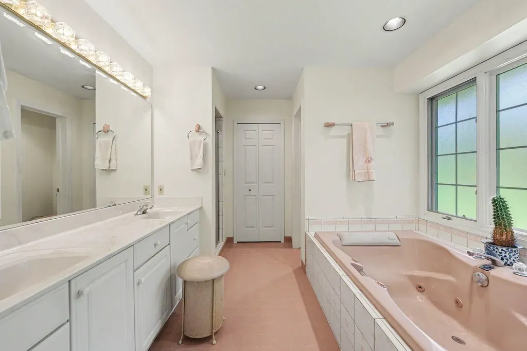 2220 Gale Road Superior Charter Township MI 48105