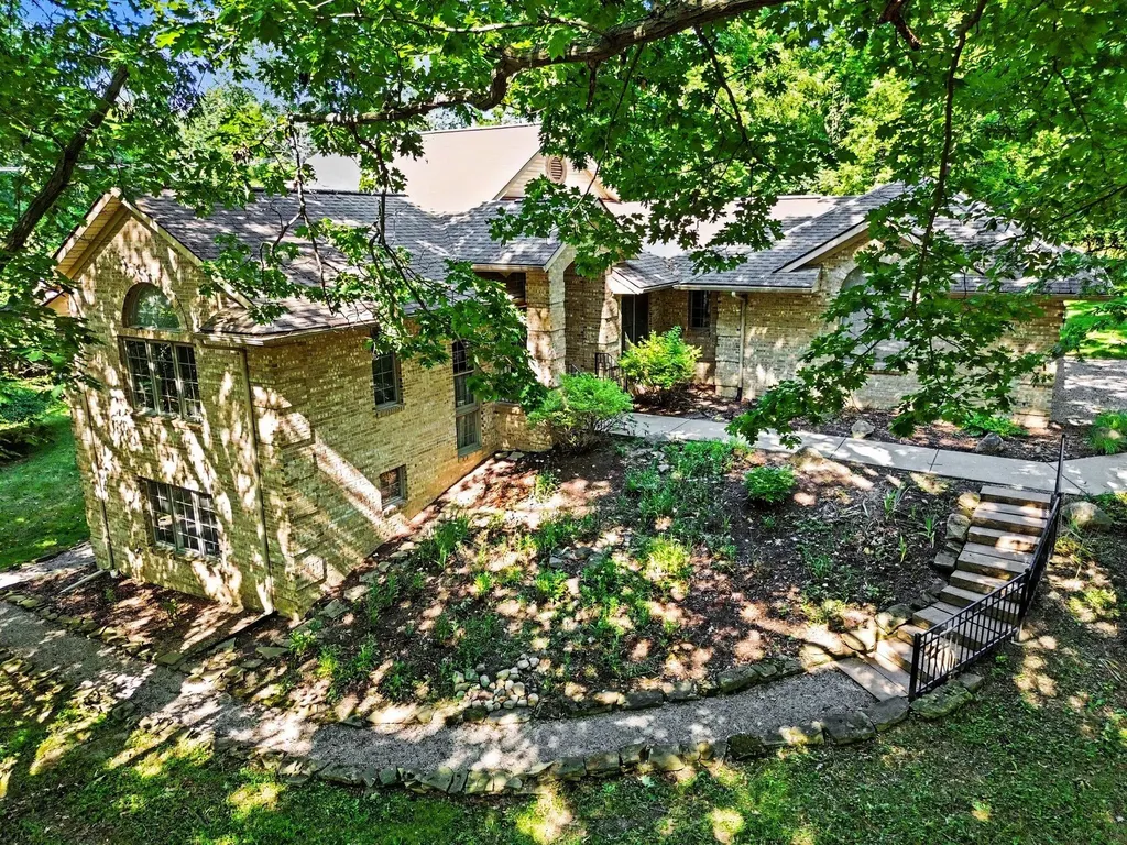 2220 Gale Road Superior Charter Township MI 48105