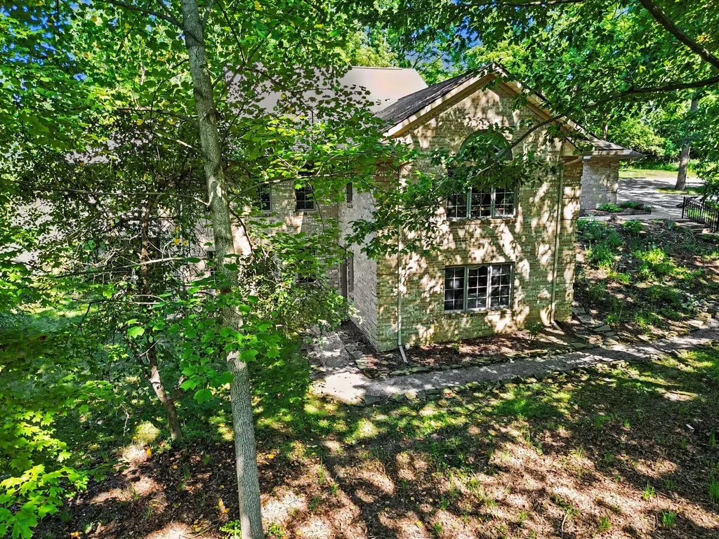 2220 Gale Road Superior Charter Township MI 48105