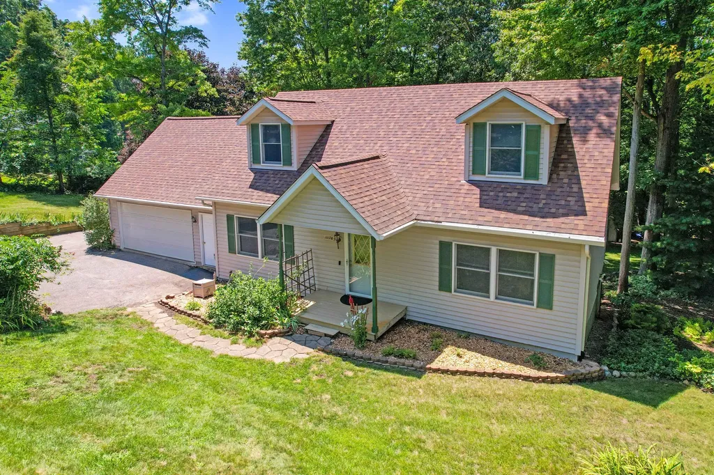 11176 Mcgregor Hamburg Township MI 48169