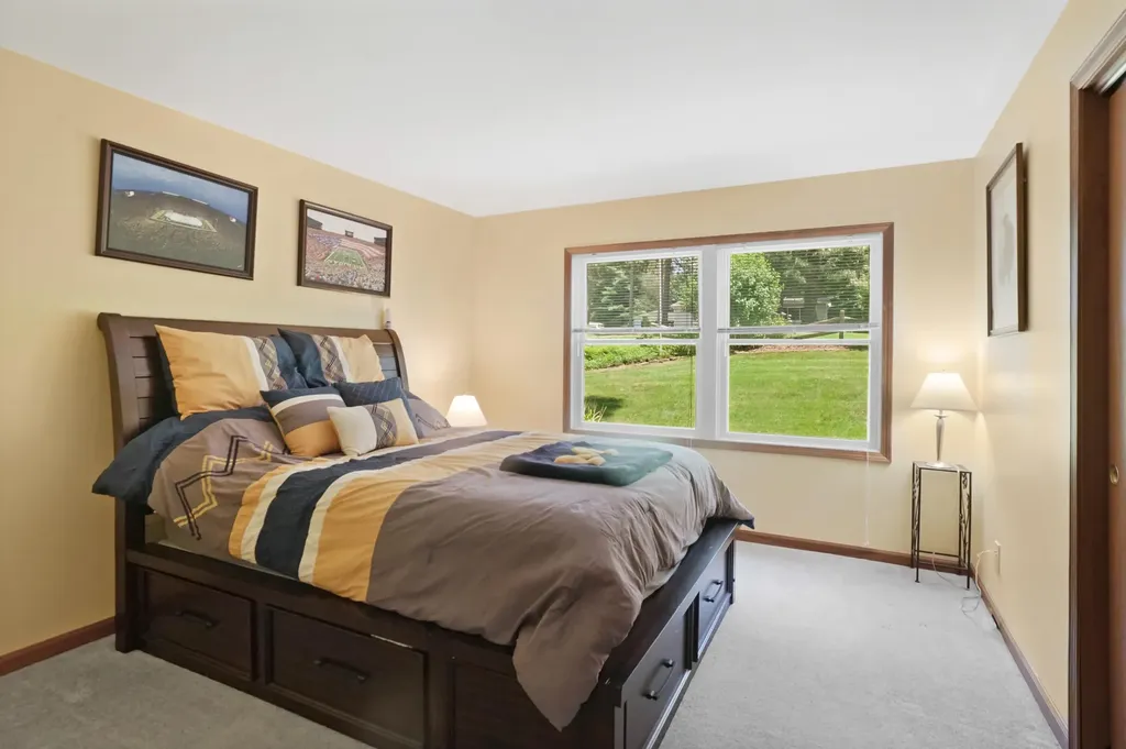 11176 Mcgregor Hamburg Township MI 48169