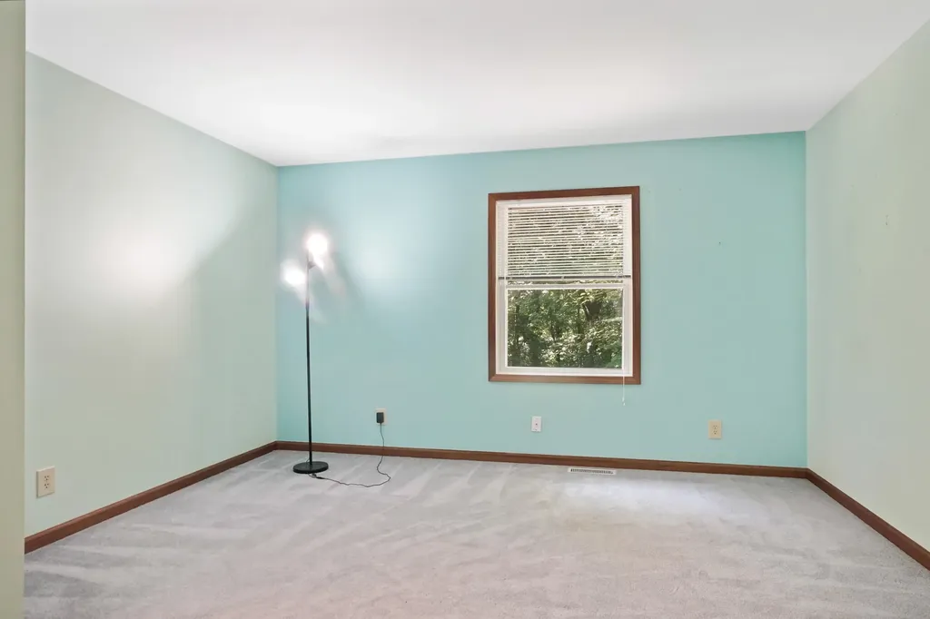 11176 Mcgregor Hamburg Township MI 48169