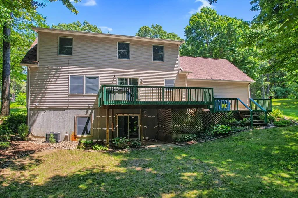 11176 Mcgregor Hamburg Township MI 48169