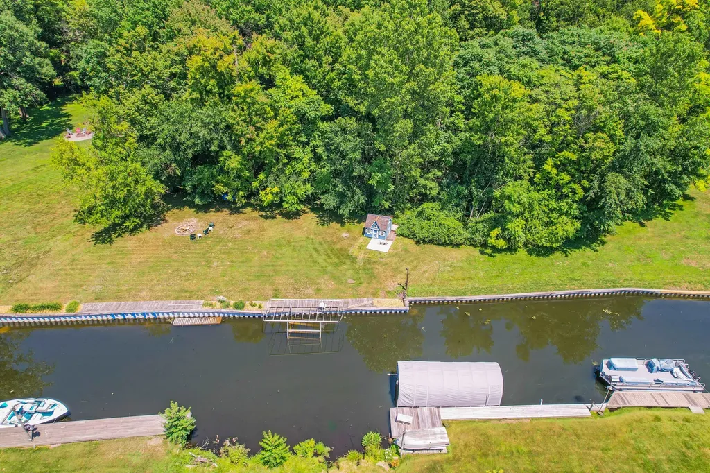 11176 Mcgregor Hamburg Township MI 48169