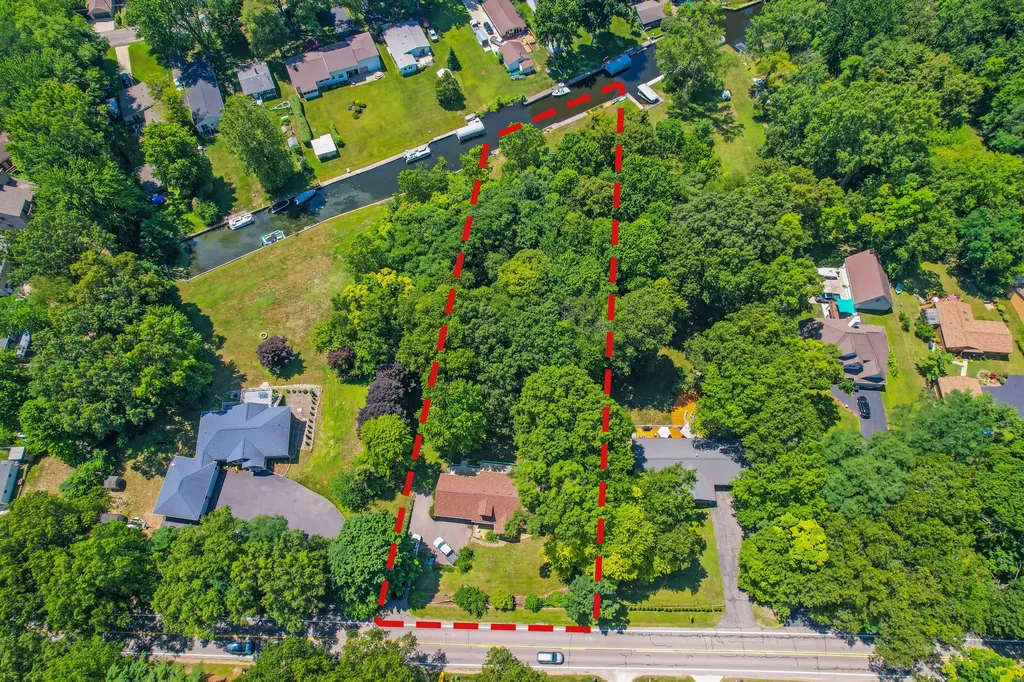 11176 Mcgregor Hamburg Township MI 48169