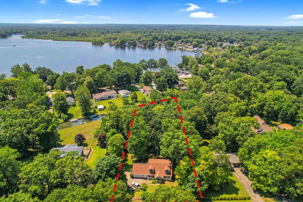 11176 Mcgregor Hamburg Township MI 48169