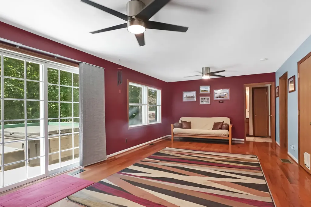 11176 Mcgregor Hamburg Township MI 48169