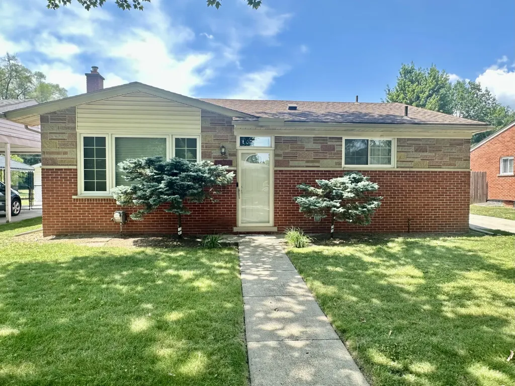 19533 Hardy Street Livonia City MI 48152