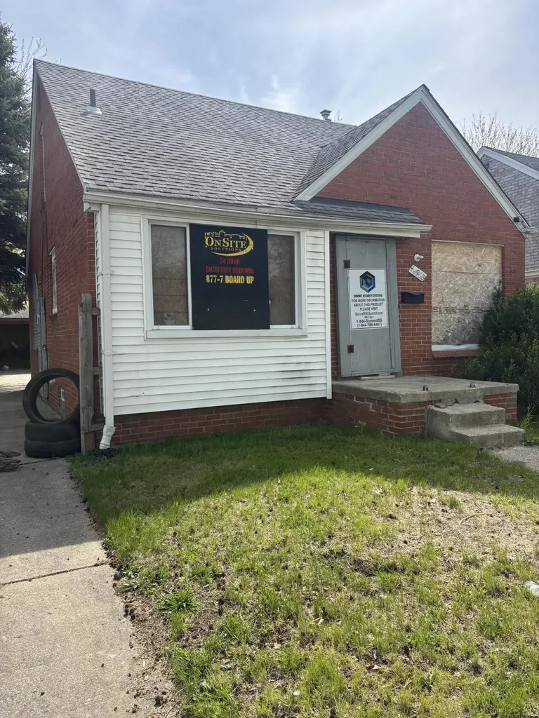 18968 Blackmoor Street Detroit City MI 48234