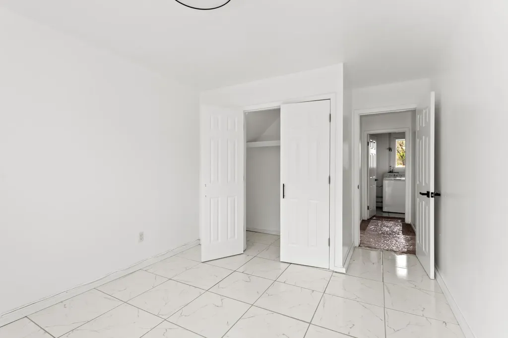 22589 Bell Brook Street Southfield City MI 48034