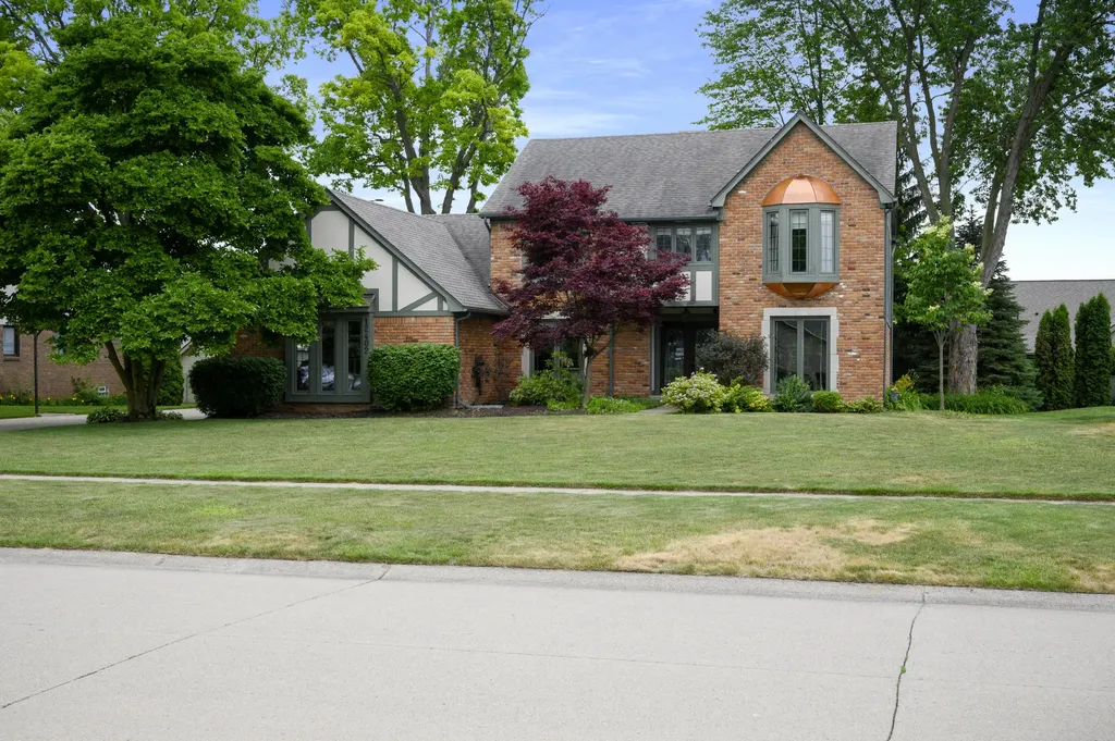 12402 Watkins Drive Shelby Charter Township MI 48315
