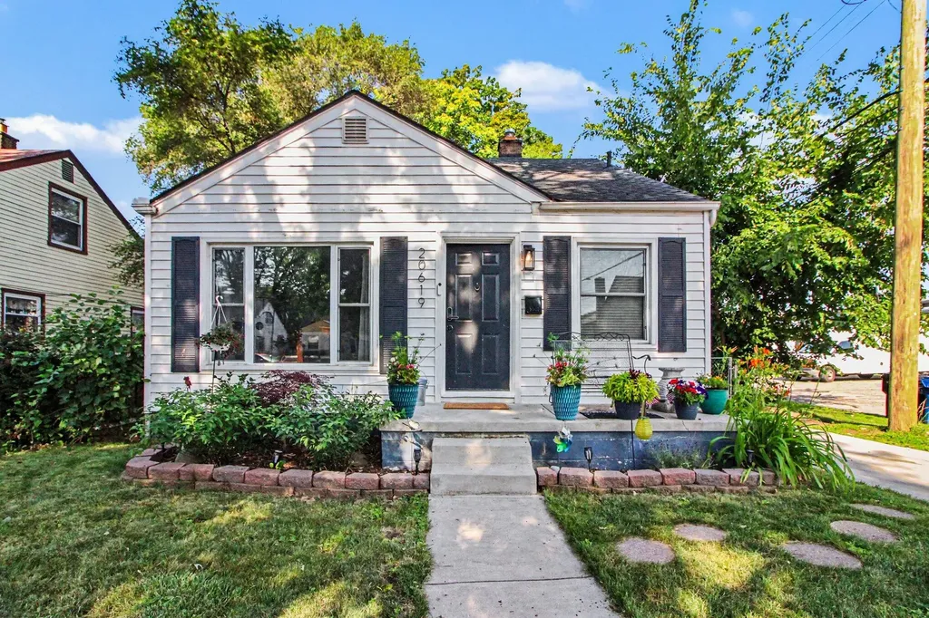 20619 Woodworth Street Redford Charter Township MI 48240