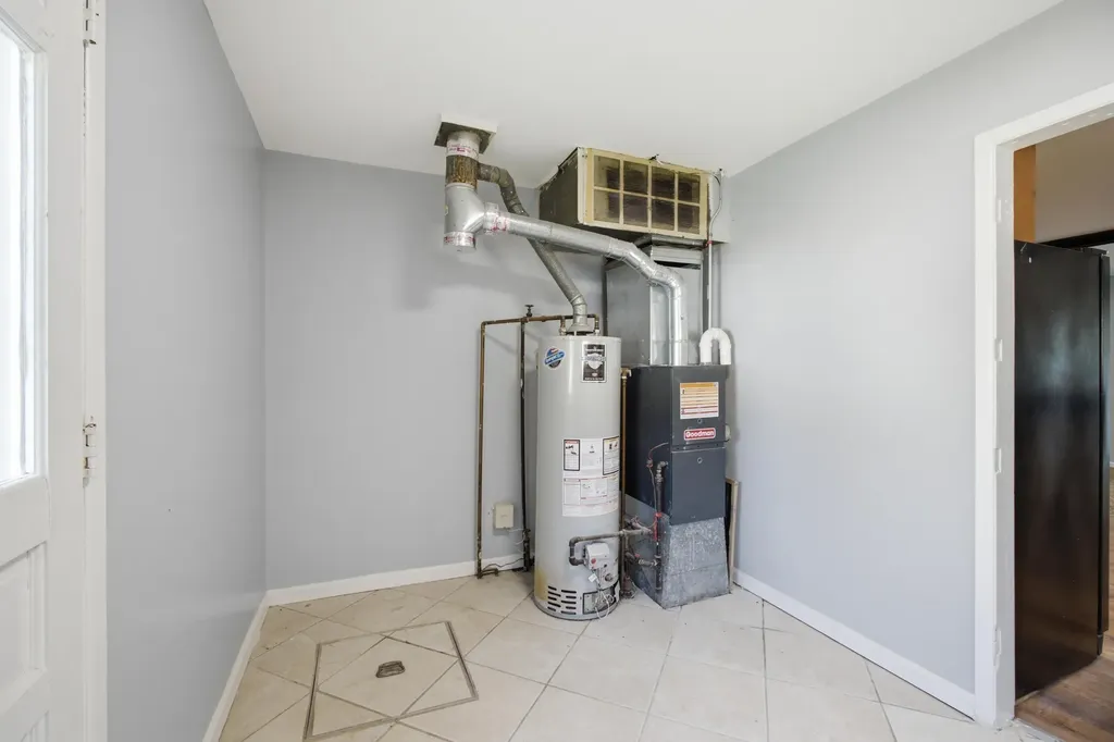 42039 Arthur Street Van Buren Charter Township MI 48111
