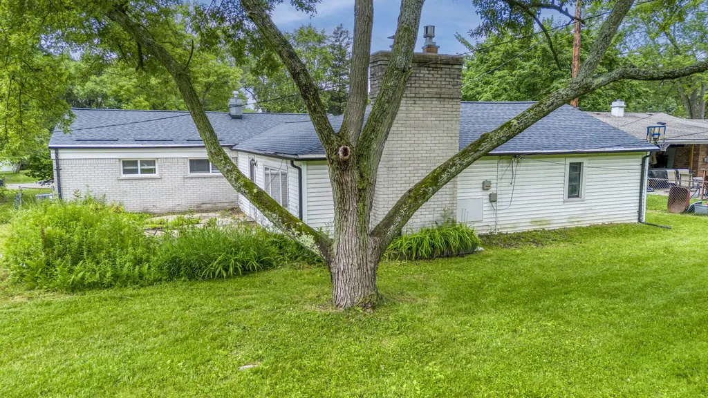 3168 Herbell Drive Waterford Charter Township MI 48328