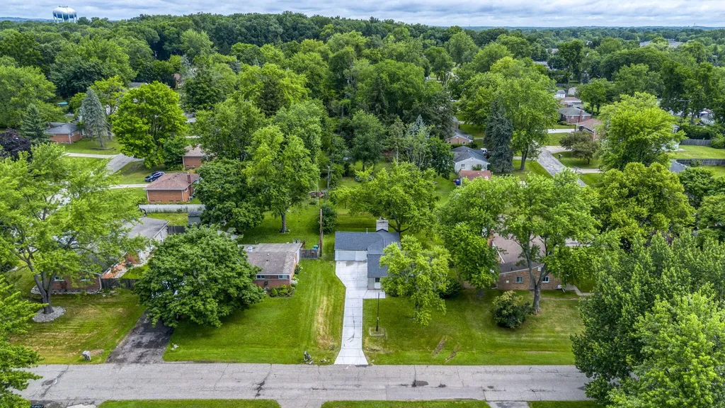 3168 Herbell Drive Waterford Charter Township MI 48328