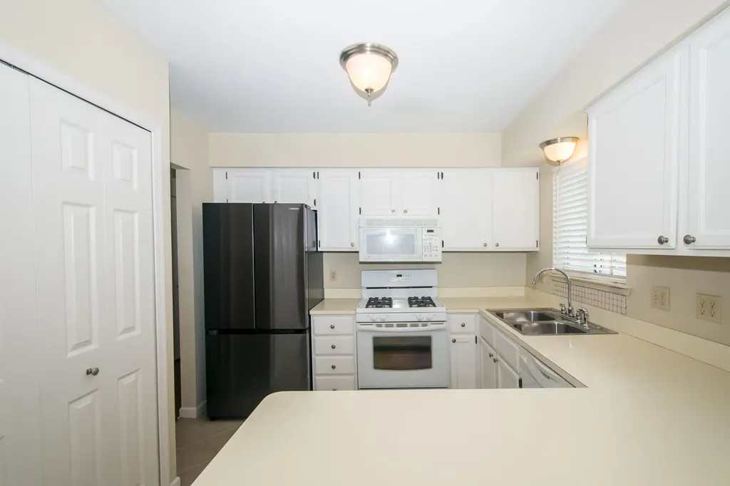 6595 Sauk Trail Pittsfield Charter Township MI 48176