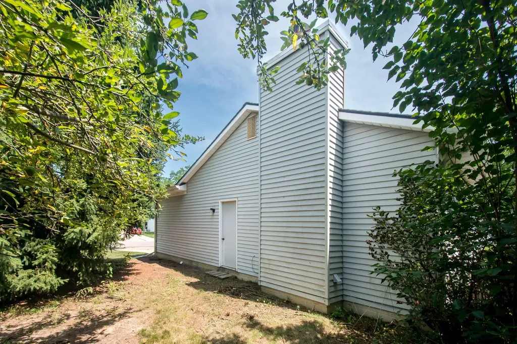 6595 Sauk Trail Pittsfield Charter Township MI 48176