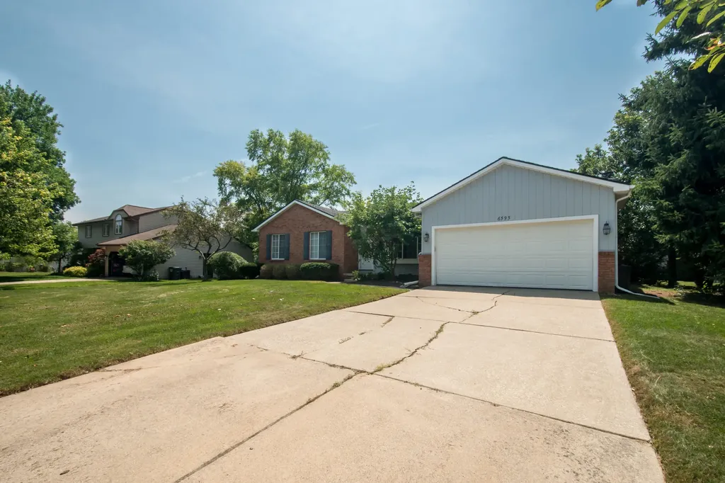 6595 Sauk Trail Pittsfield Charter Township MI 48176