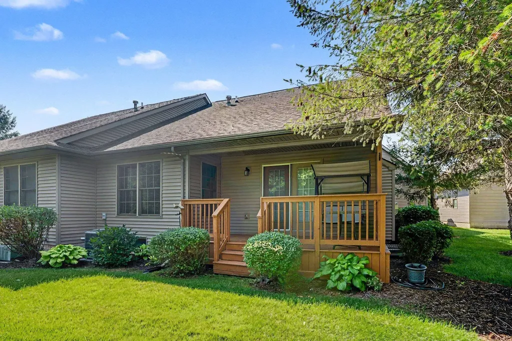 514 Brooks Hollow Court Dundee Village MI 48131
