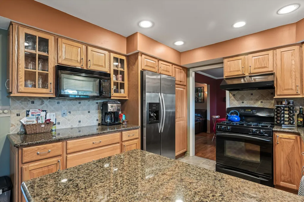 25964 Kilreigh Drive Farmington Hills City MI 48336
