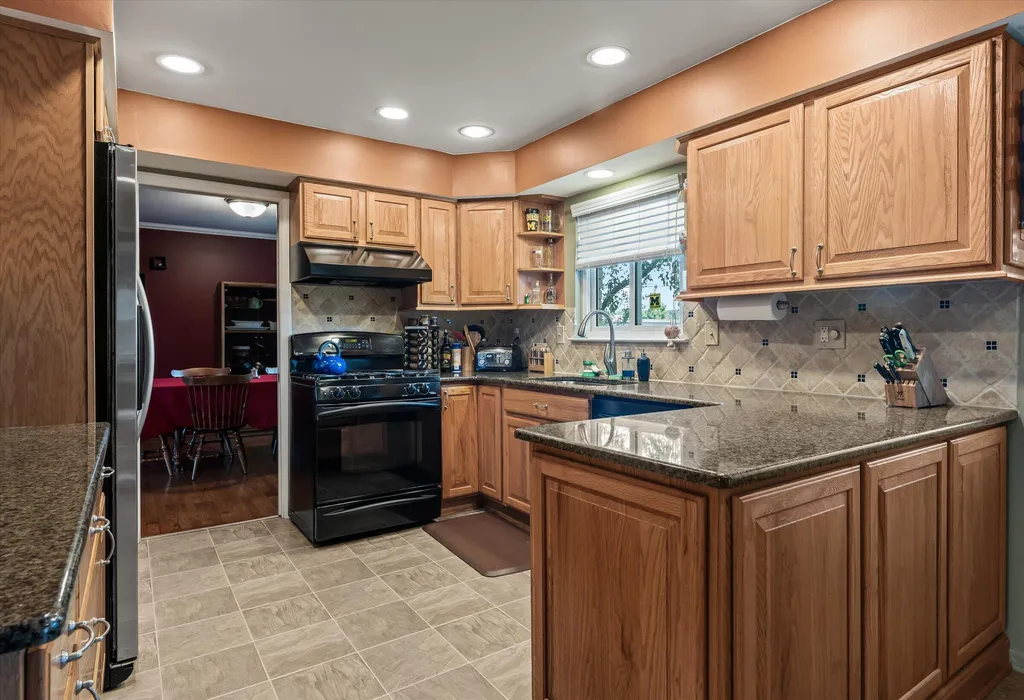 25964 Kilreigh Drive Farmington Hills City MI 48336
