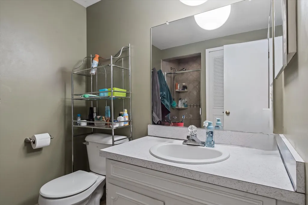 25964 Kilreigh Drive Farmington Hills City MI 48336