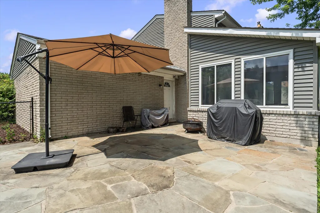 25964 Kilreigh Drive Farmington Hills City MI 48336
