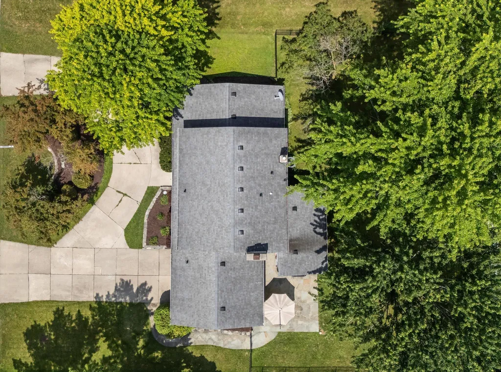 25964 Kilreigh Drive Farmington Hills City MI 48336