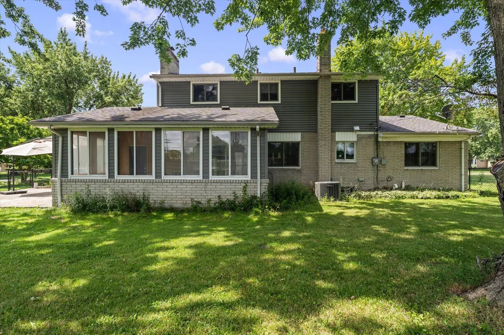 25964 Kilreigh Drive Farmington Hills City MI 48336