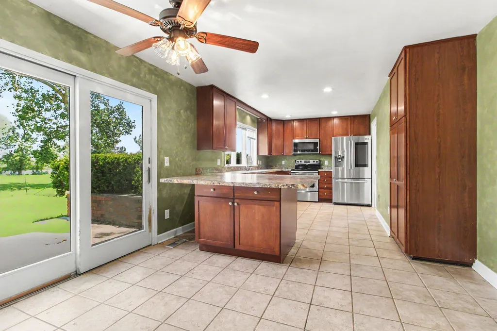 510 Willow Road York Charter Township MI 48160