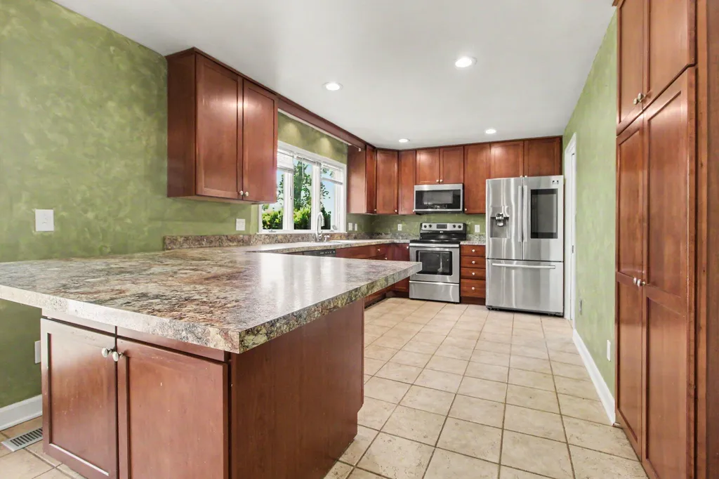 510 Willow Road York Charter Township MI 48160