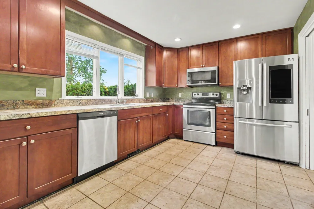 510 Willow Road York Charter Township MI 48160