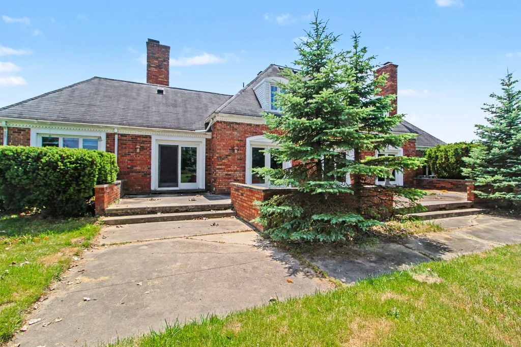 510 Willow Road York Charter Township MI 48160