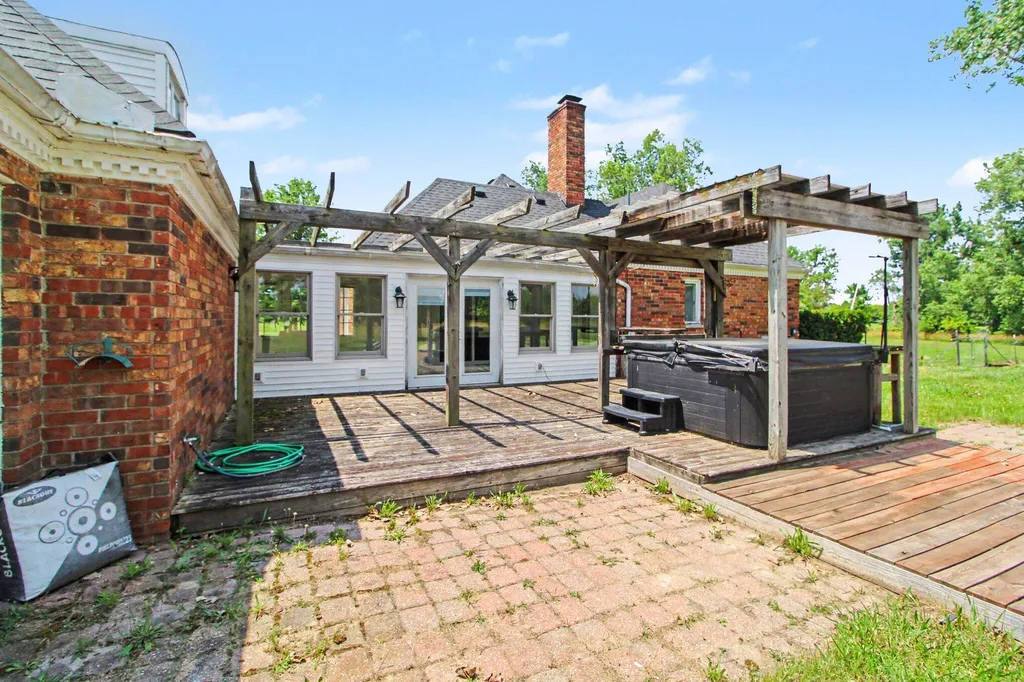 510 Willow Road York Charter Township MI 48160