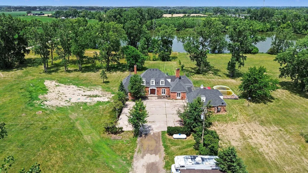 510 Willow Road York Charter Township MI 48160