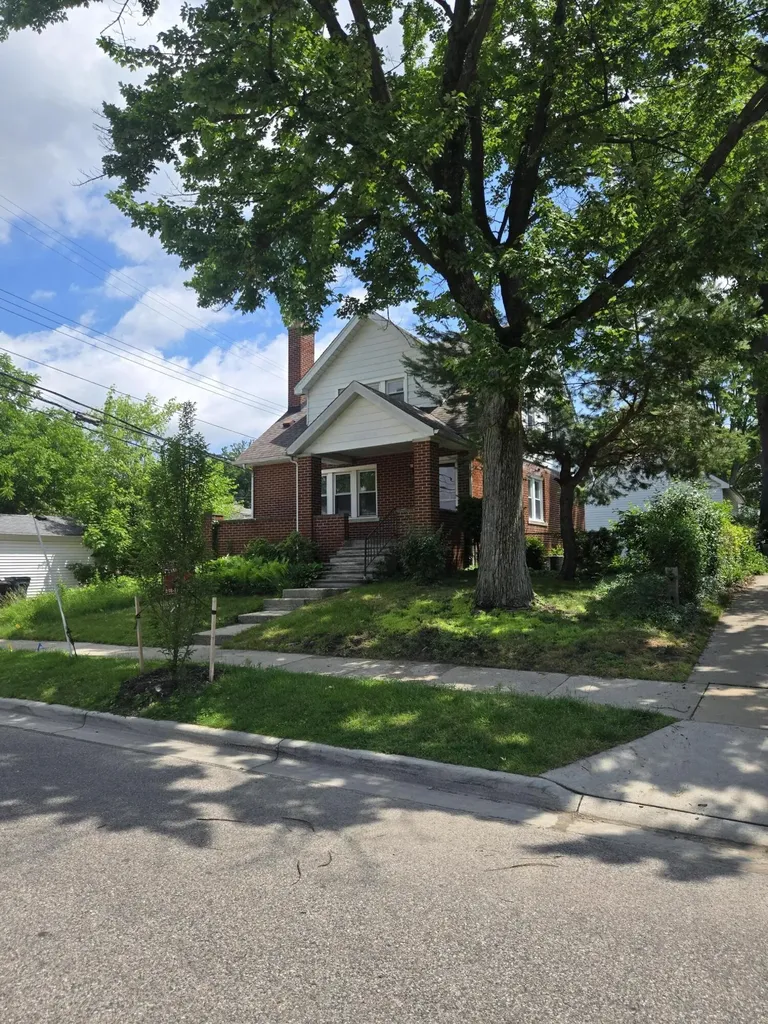 928 Maplegrove Avenue Royal Oak City MI 48067