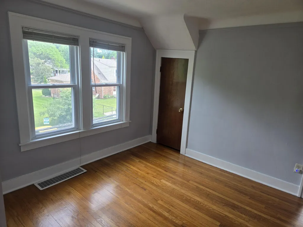 928 Maplegrove Avenue Royal Oak City MI 48067