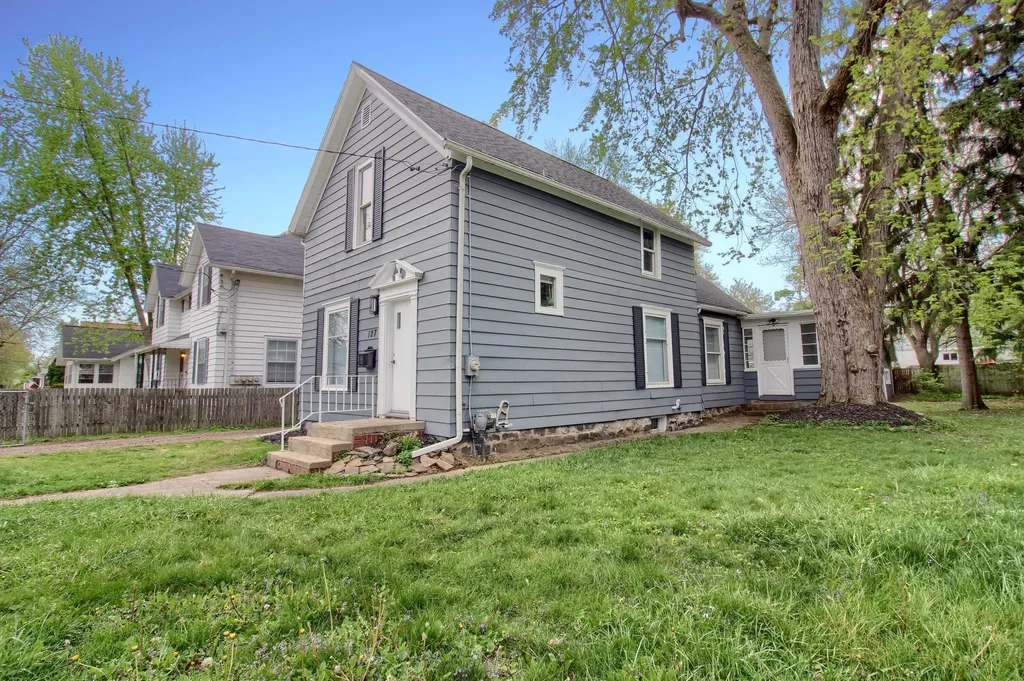 127 Bates Street Jackson City MI 49202