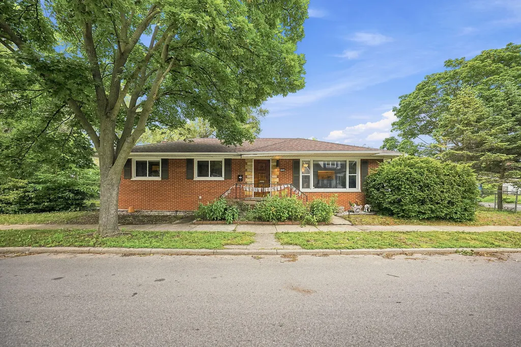 204 Edgewood Place Ferndale City MI 48220