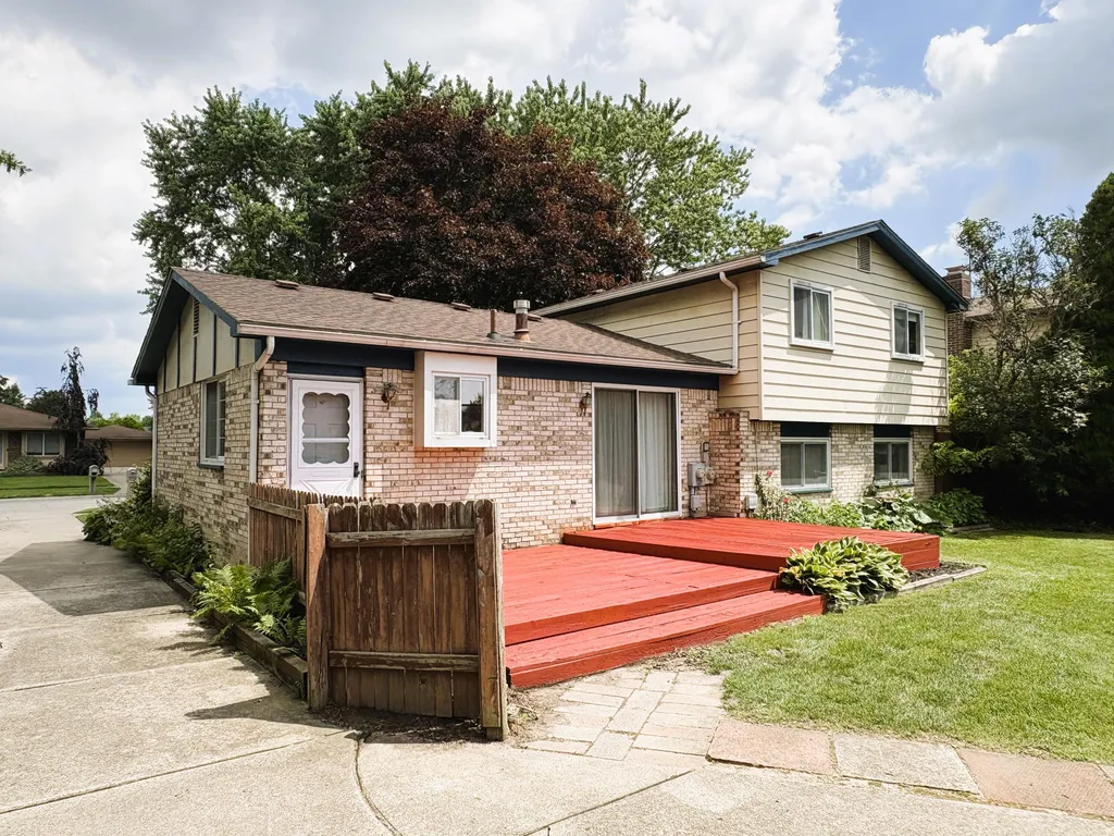 19324 Todd Drive Clinton Charter Township MI 48038