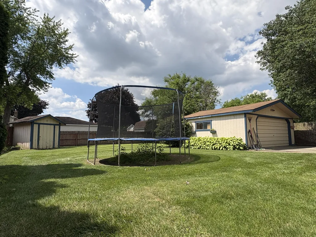 19324 Todd Drive Clinton Charter Township MI 48038