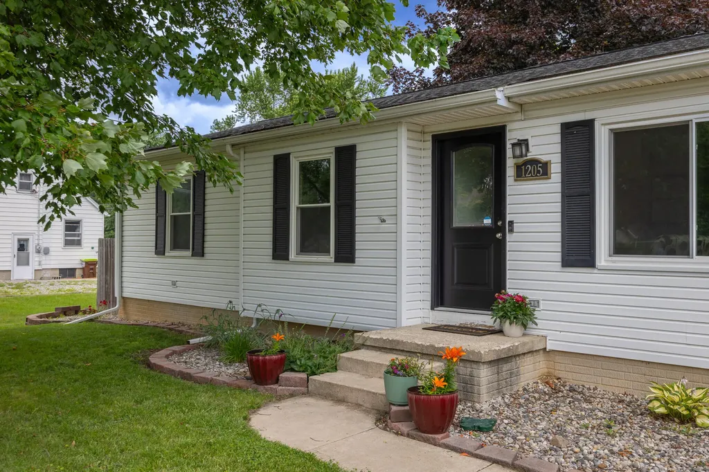 1205 Sunset Drive Tecumseh City MI 49286