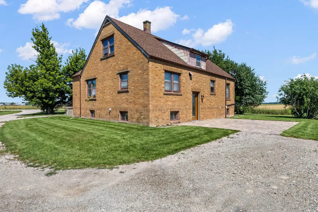 3520 N Towerline Road Buena Vista Charter Township MI 48601