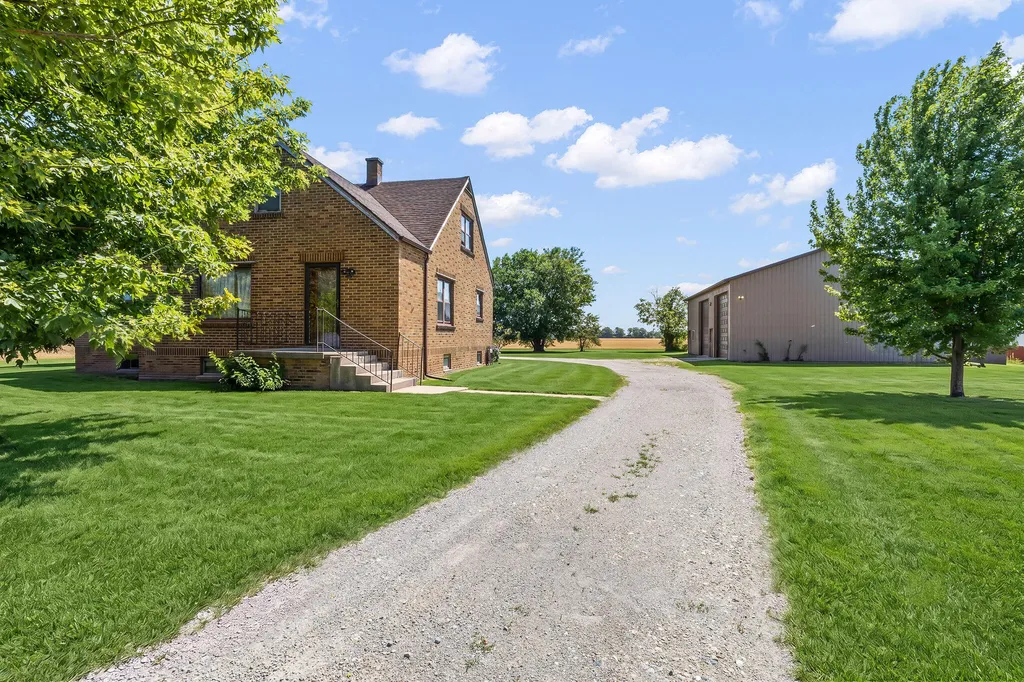 3520 N Towerline Road Buena Vista Charter Township MI 48601