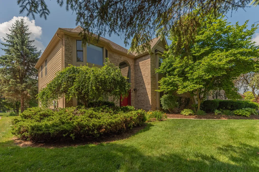 1711 Cypress Pointe Court Pittsfield Charter Township MI 48108