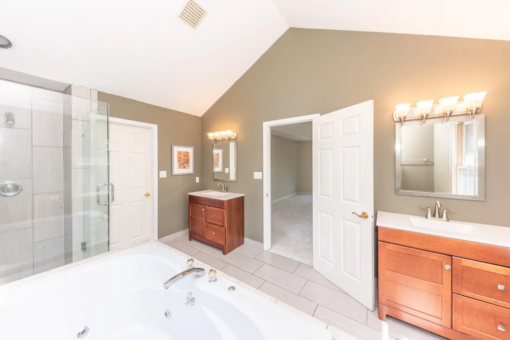 1711 Cypress Pointe Court Pittsfield Charter Township MI 48108